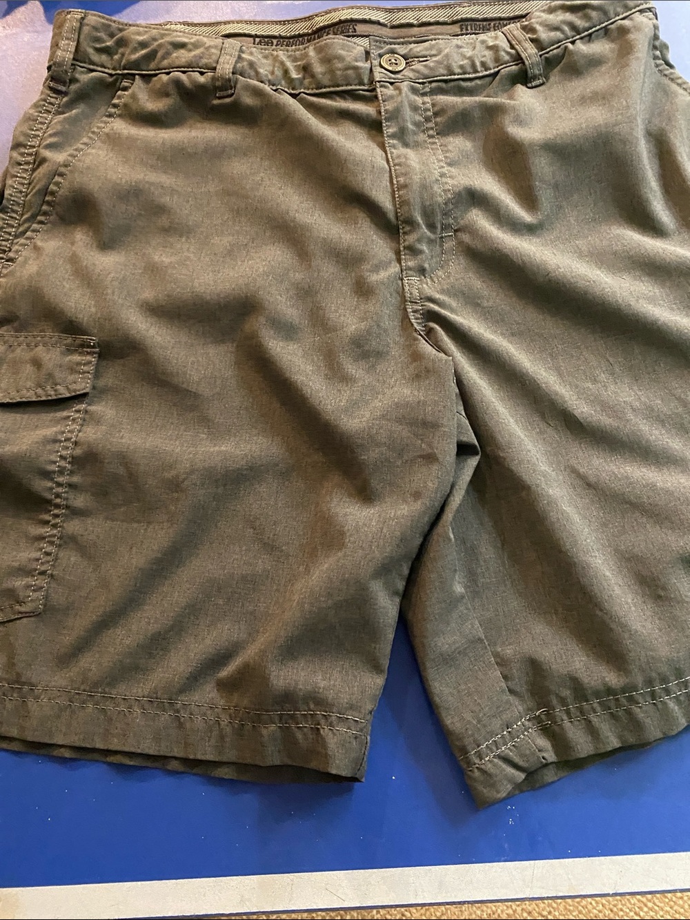 Lee Men's Olive Cargo Shorts